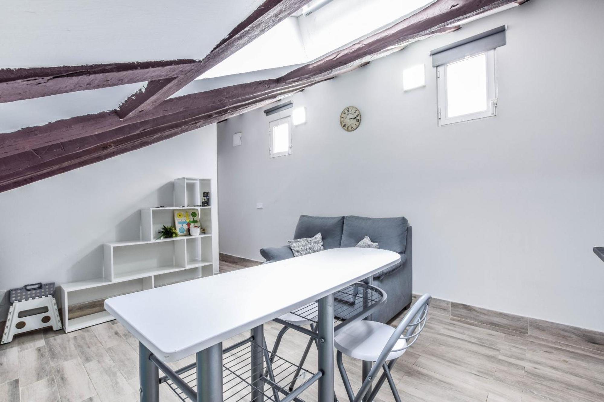 Apartment Atico Barrio De Letras