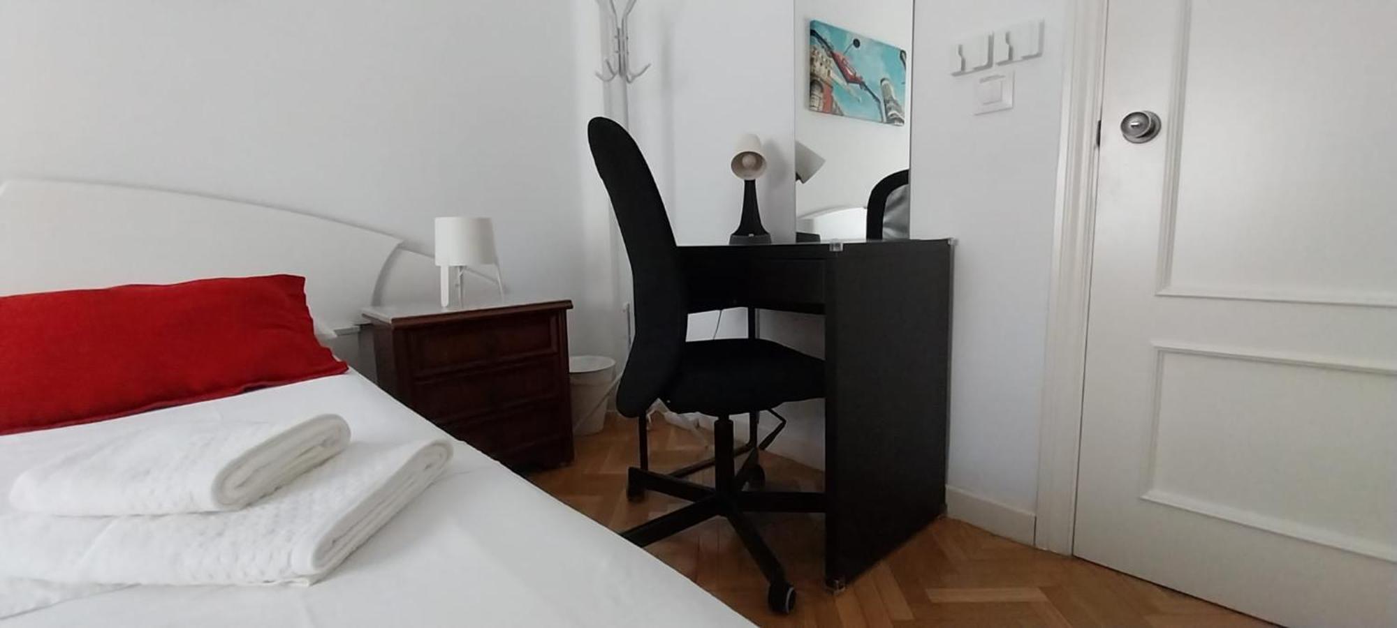 Center Private 7 Minutes Or 4 Metro Stops Appartamento Madrid