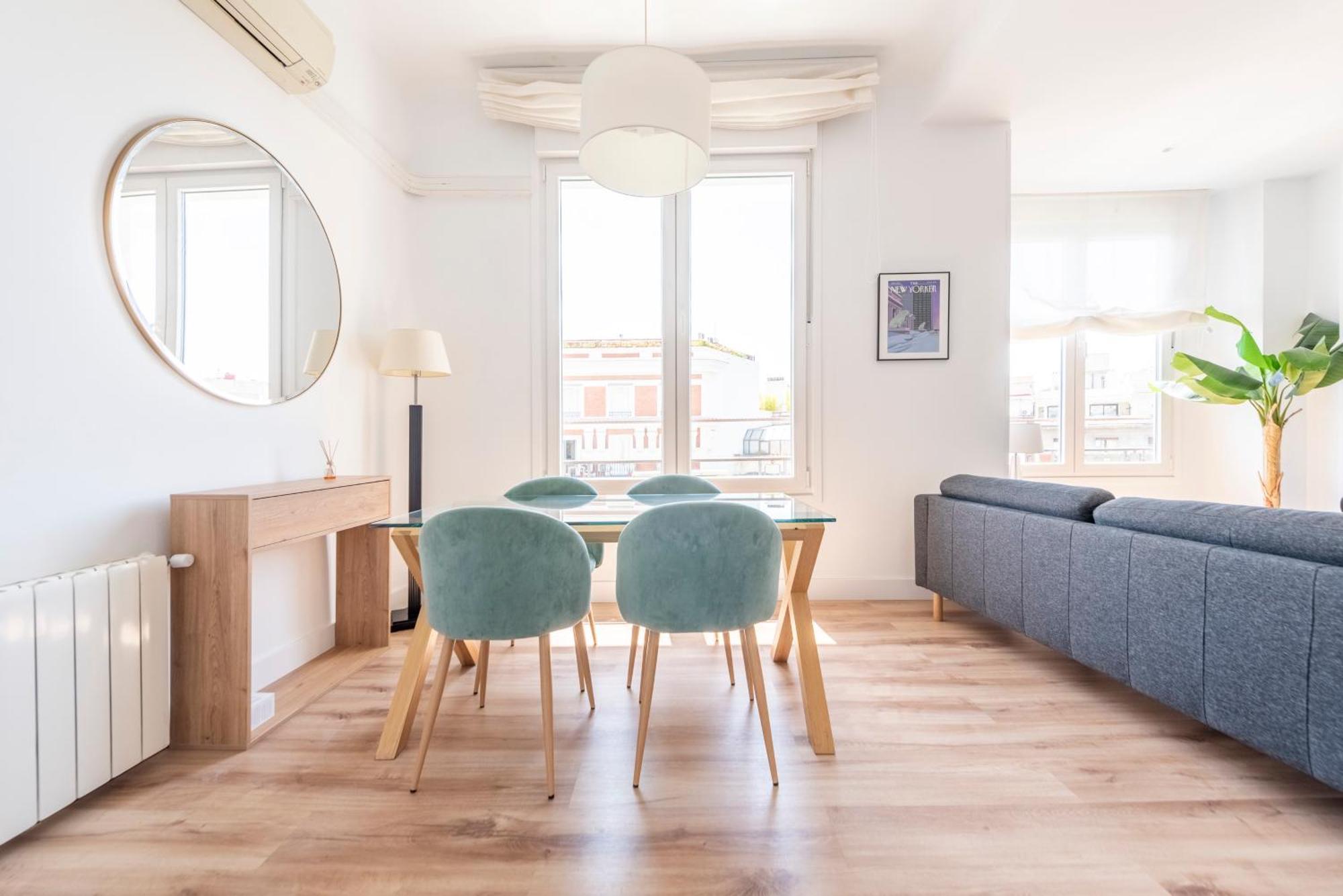 Alcala Street View Apartment Madrid
