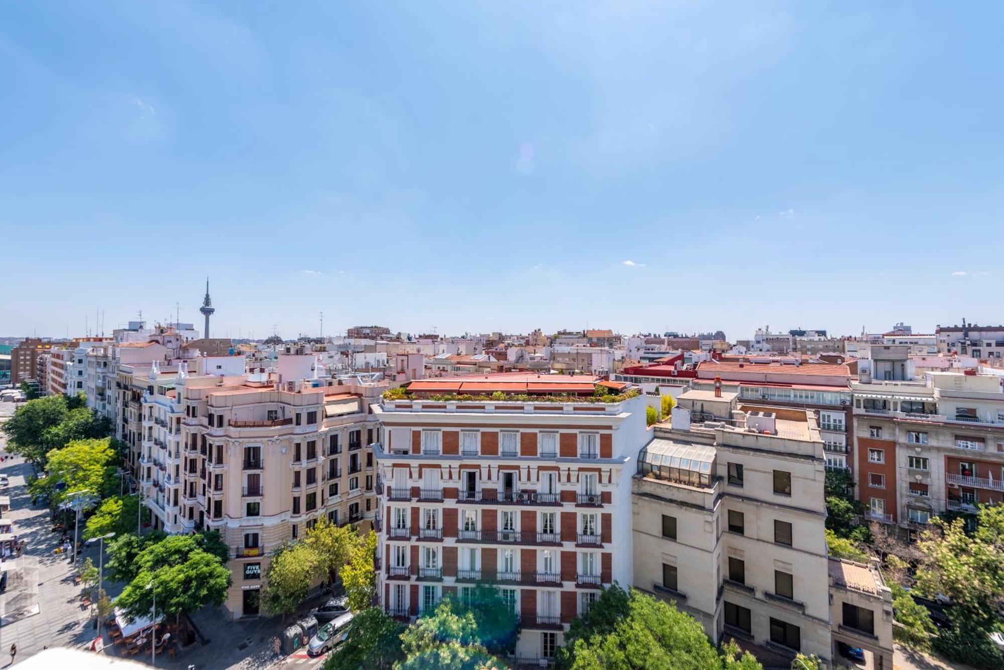 Alcala Street View Apartment