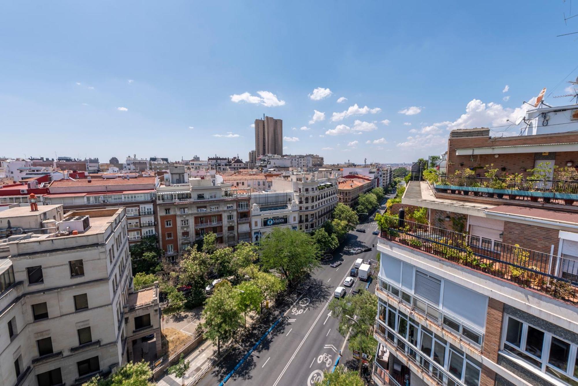 Alcala Street View Apartment