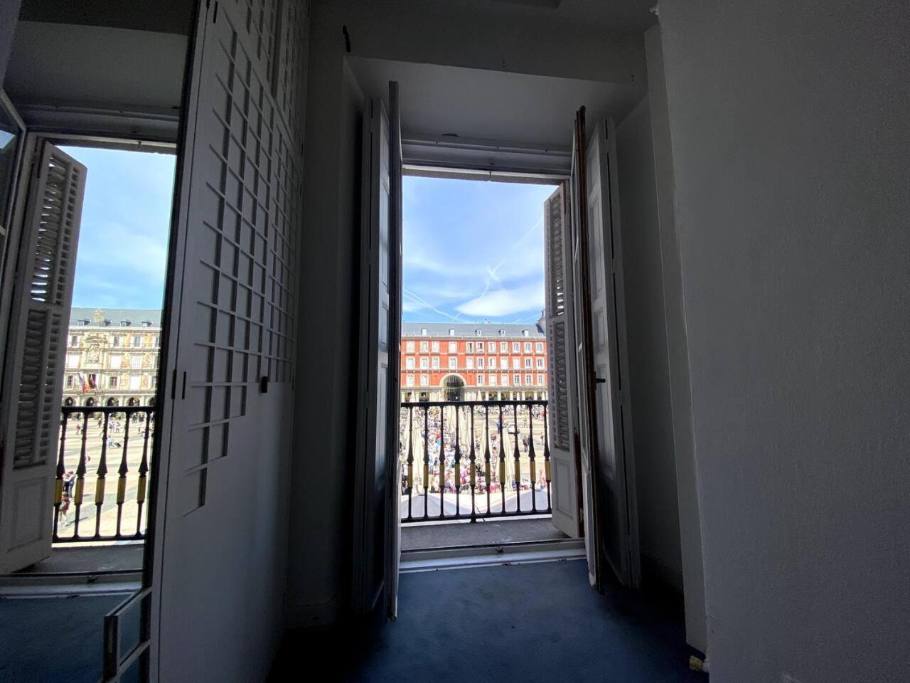 Amazing With Balconies To Plaza Mayor Apartamento Madrid