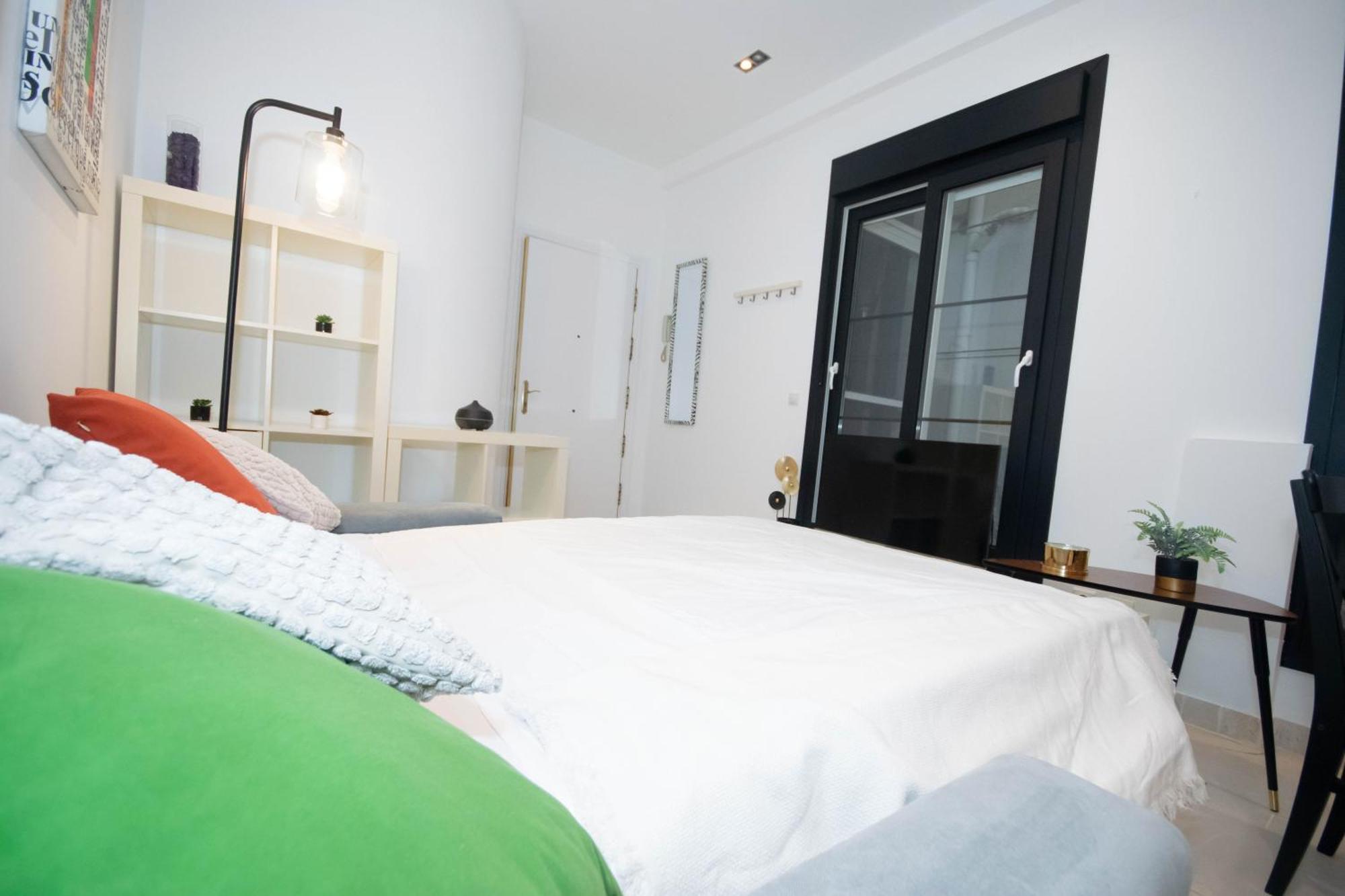 Appartement For Temporal Con Encanto En Malasana Min24 Madrid