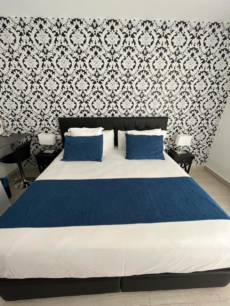 Boutique I Host