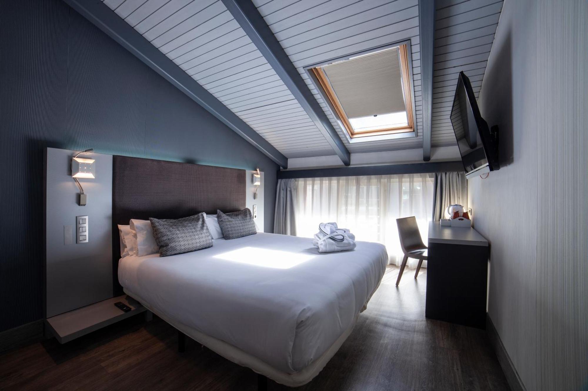 Hotel Petit Palace Plaza Espana 4*