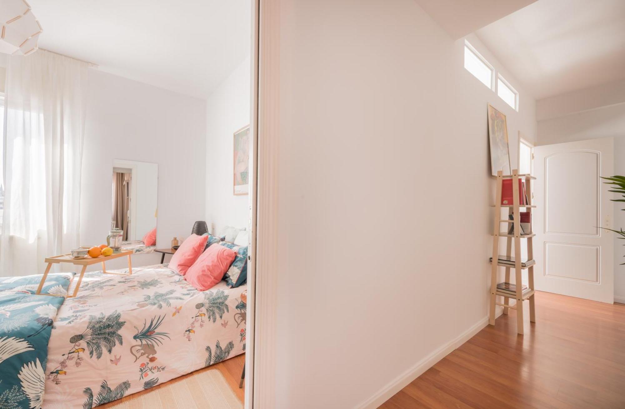 Habitación en casa particular Cozy And Stylish With Natural Light And Vibrant Decor Madrid