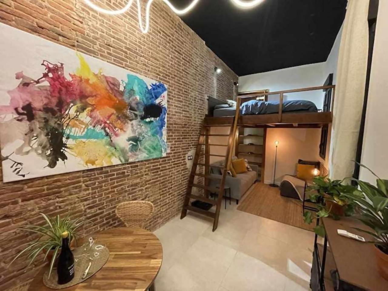 Moderno En Edificio Historico Apartment *