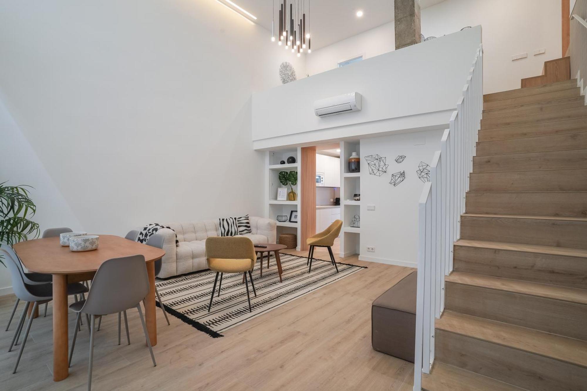 Apartment Modern Duplex-3bedrooms 3bathrooms-lavapies