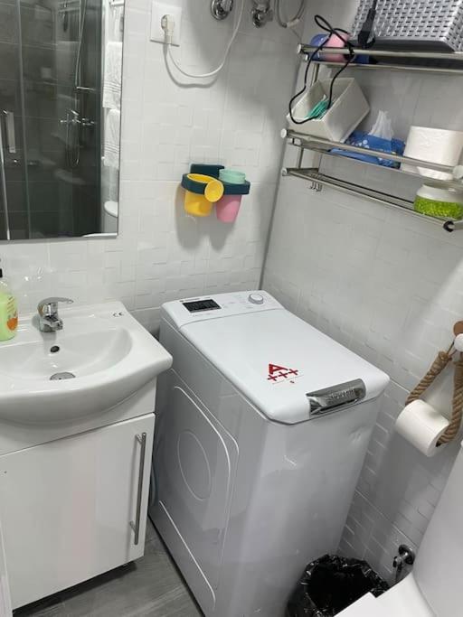 Acogedor Estudio D Junto A Metro Apartamento Madrid