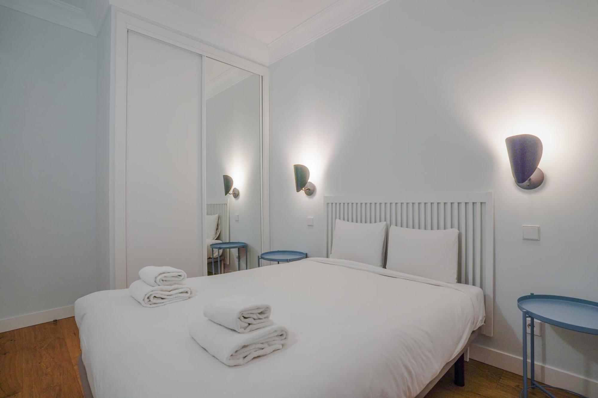 Modern Spacious-3 Bedrooms 2 Bathrooms-retiro Appartamento *