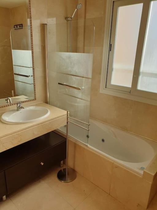 Ifema 5 4 Banos, Parking Free Vakantiehuis *
