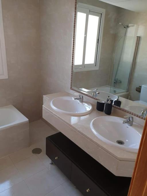 Vakantiehuis Ifema 5 4 Banos, Parking Free Madrid