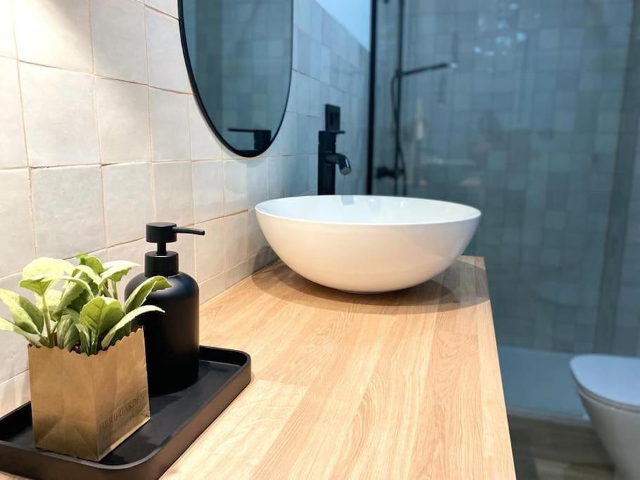 Centric Lovely Private Flat 2bd, 2bh + Ac Apartment *