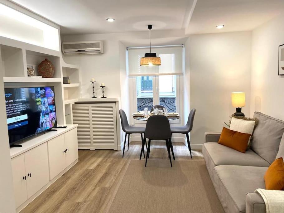 Centric Lovely Private Flat 2bd, 2bh + Ac Madrid