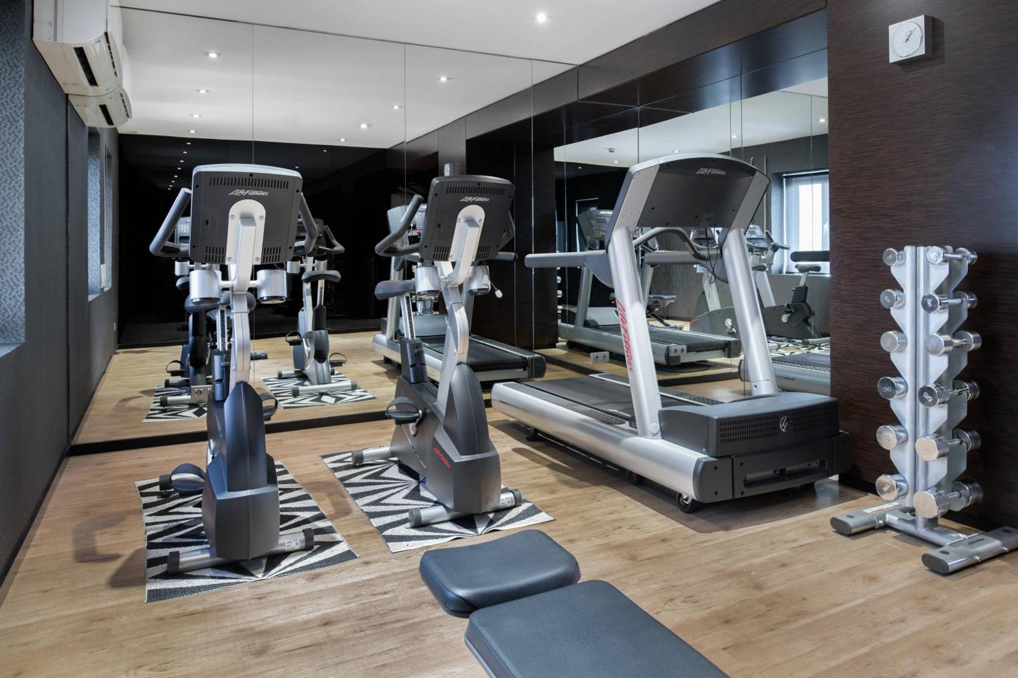 Hotel Ac Carlton By Marriott 4*