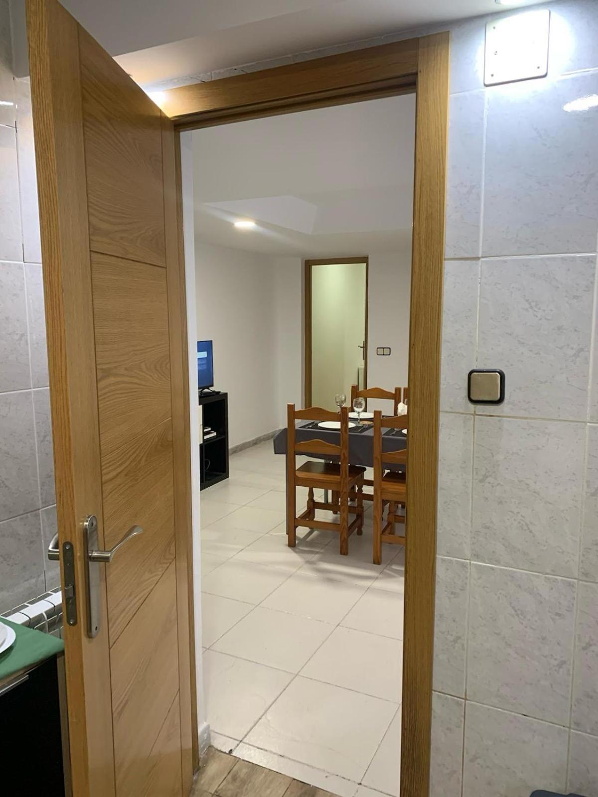 Apartamento Completo Para 8 Personas A 5 Minutos Del Aeropuerto E Ifema