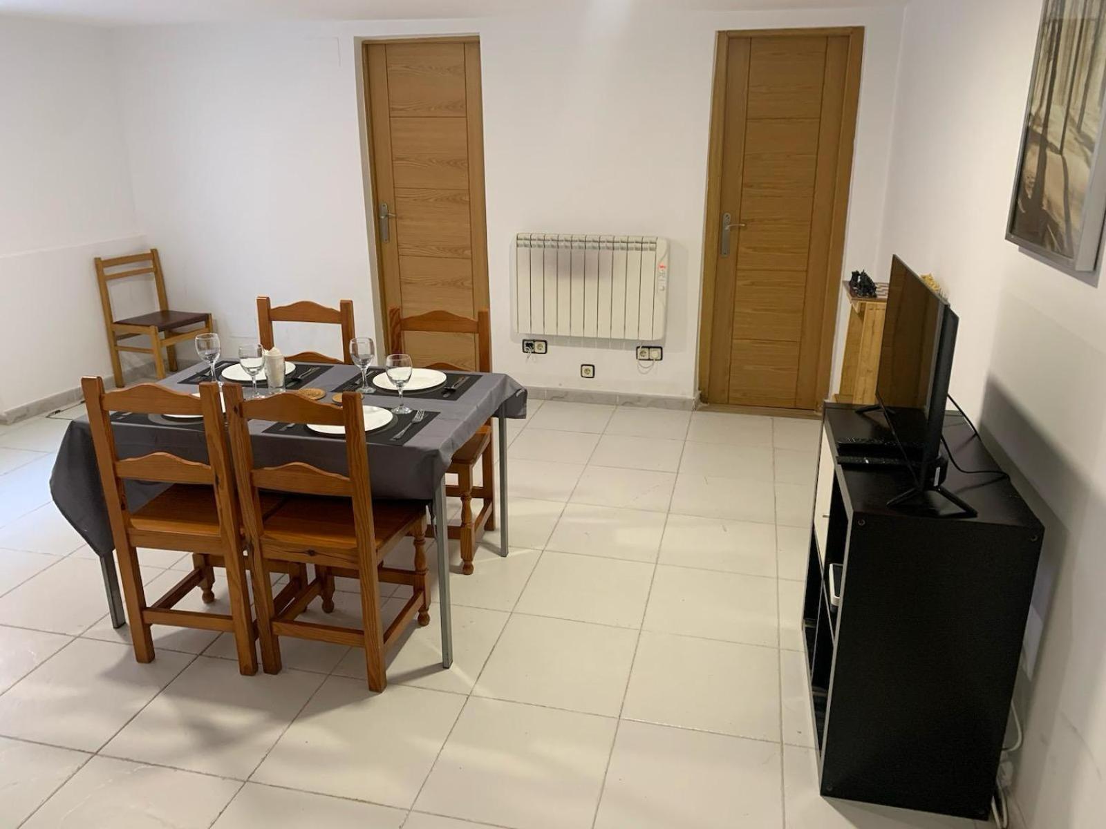 Apartamento Completo Para 8 Personas A 5 Minutos Del Aeropuerto E Ifema Madrid