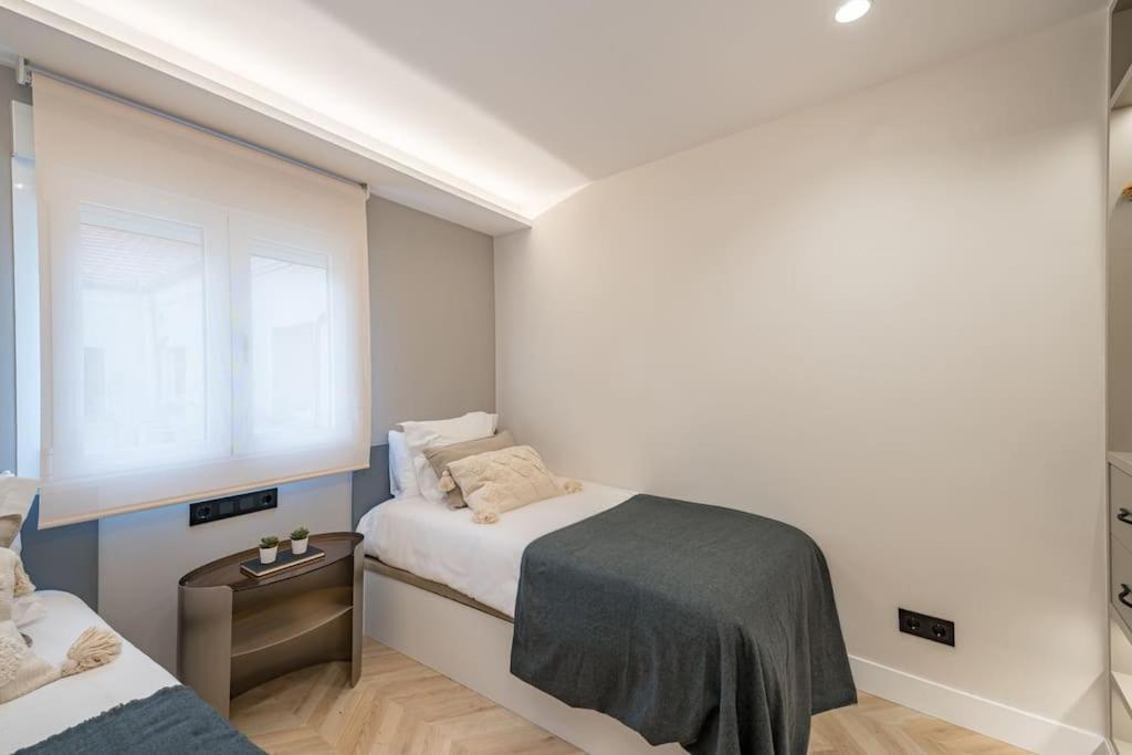 Puerta Del Sol 3br 3bh Apartment *
