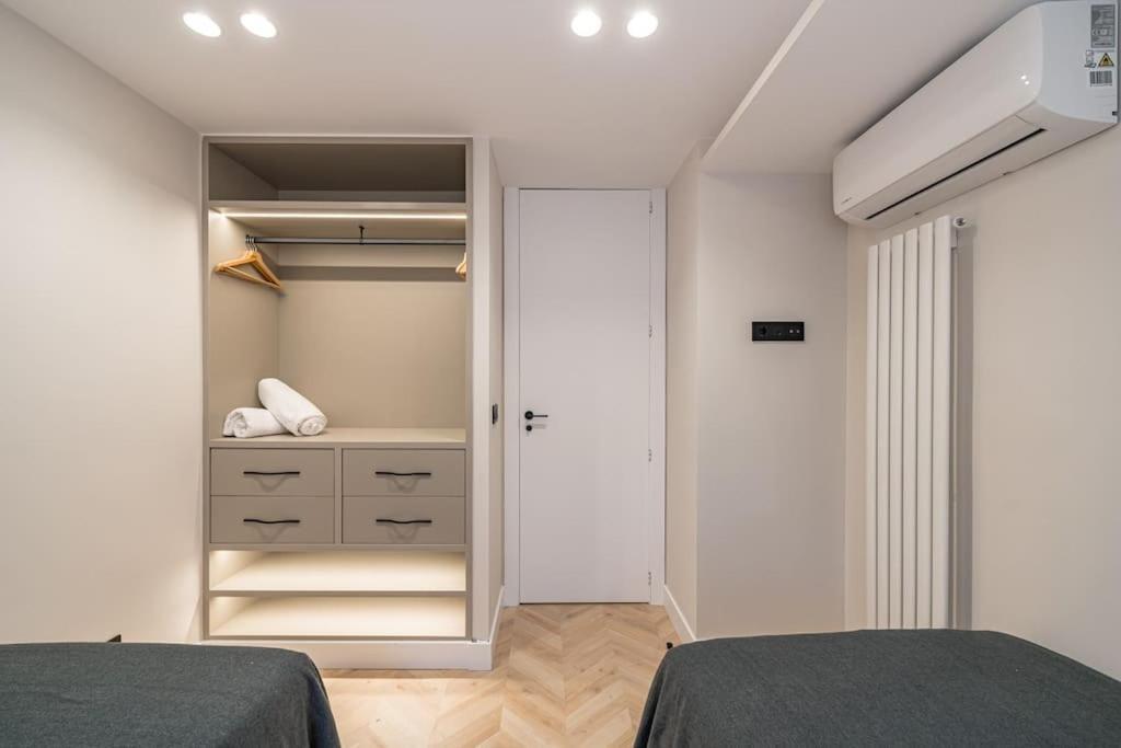 Apartment Puerta Del Sol 3br 3bh