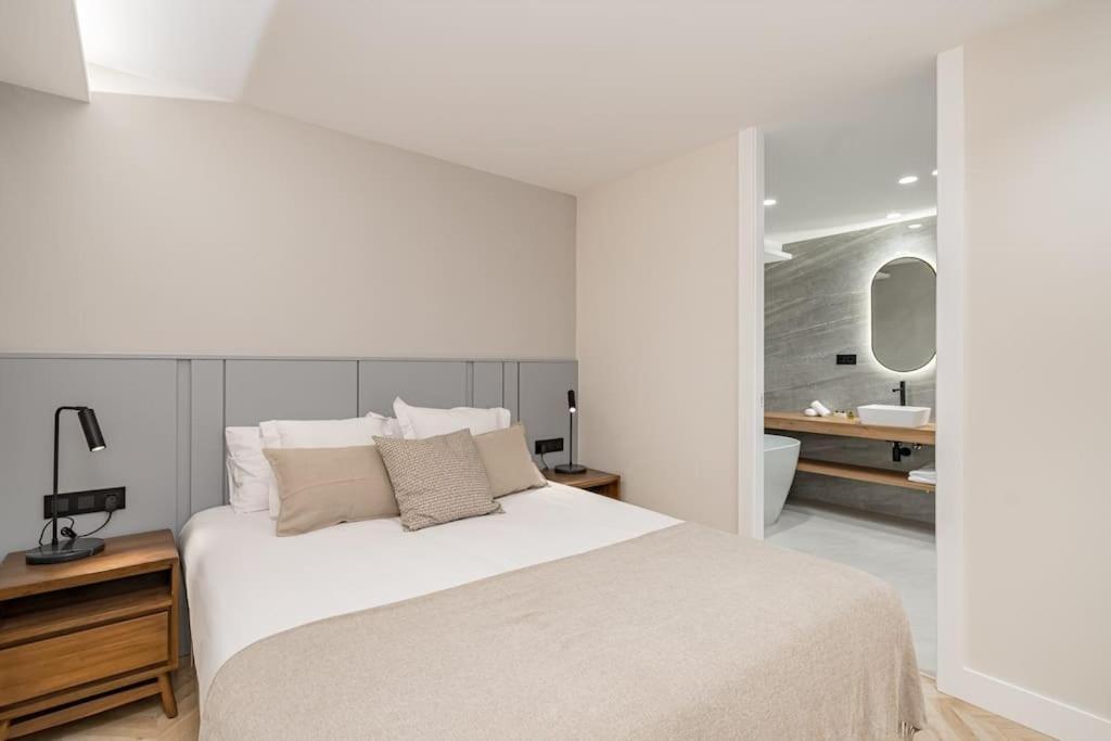 Apartment Puerta Del Sol 3br 3bh *