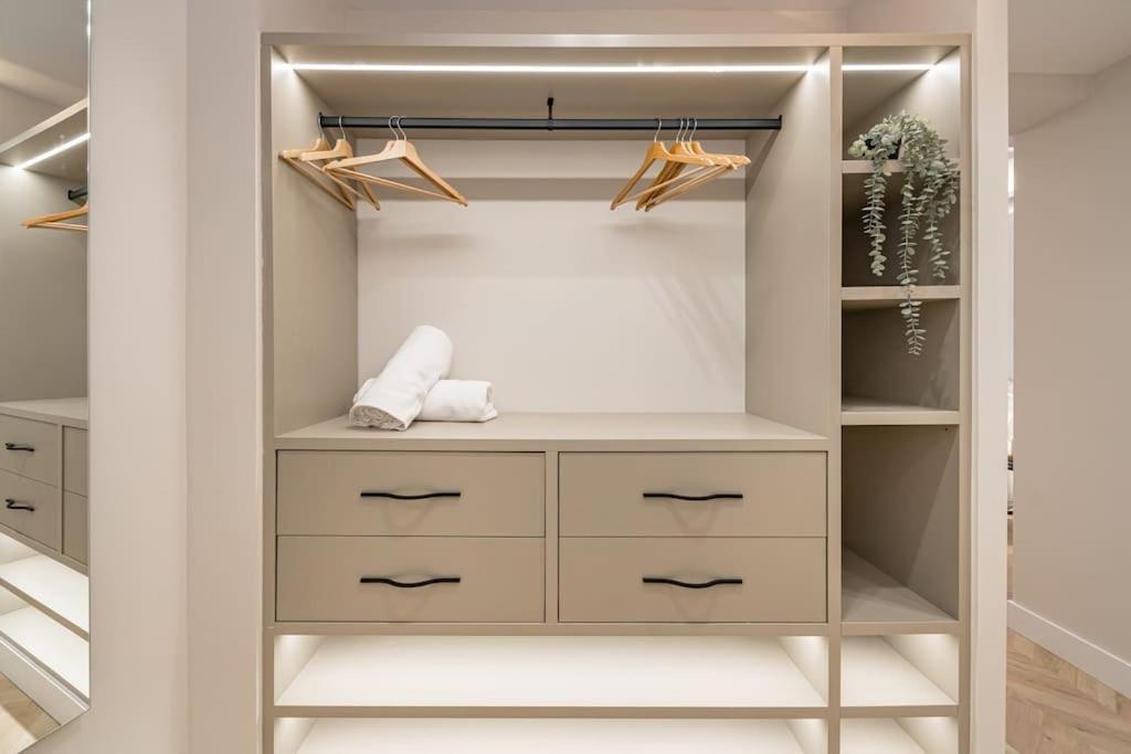 Puerta Del Sol 3br 3bh Appartamento *