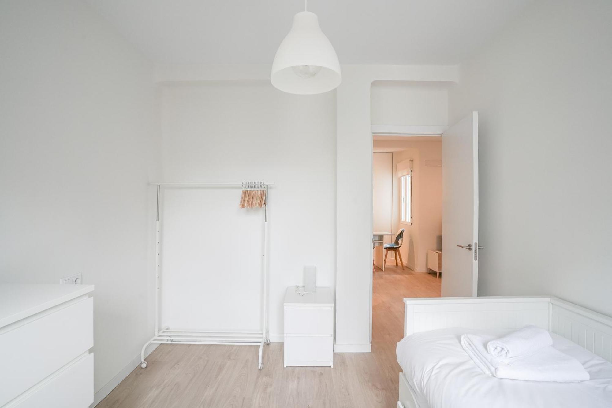Bright Modern - 2bedrooms 1bath - Delicias Apartment *