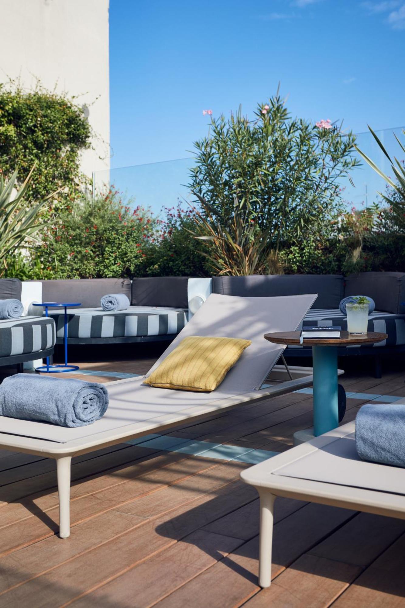 Hotel The Social Hub 4 Star 4*