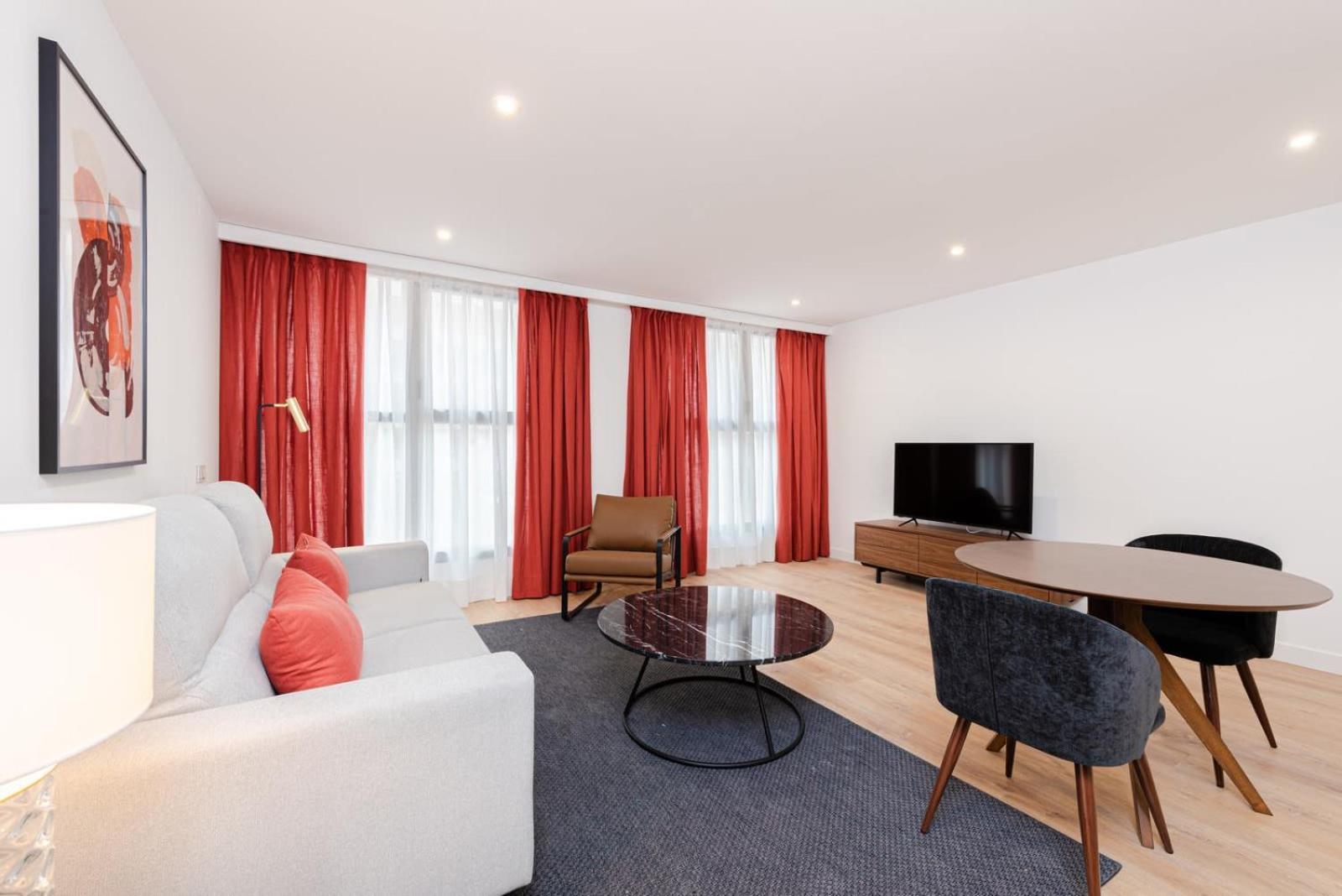 Unique And Sophisticated Design In Financial Centre *