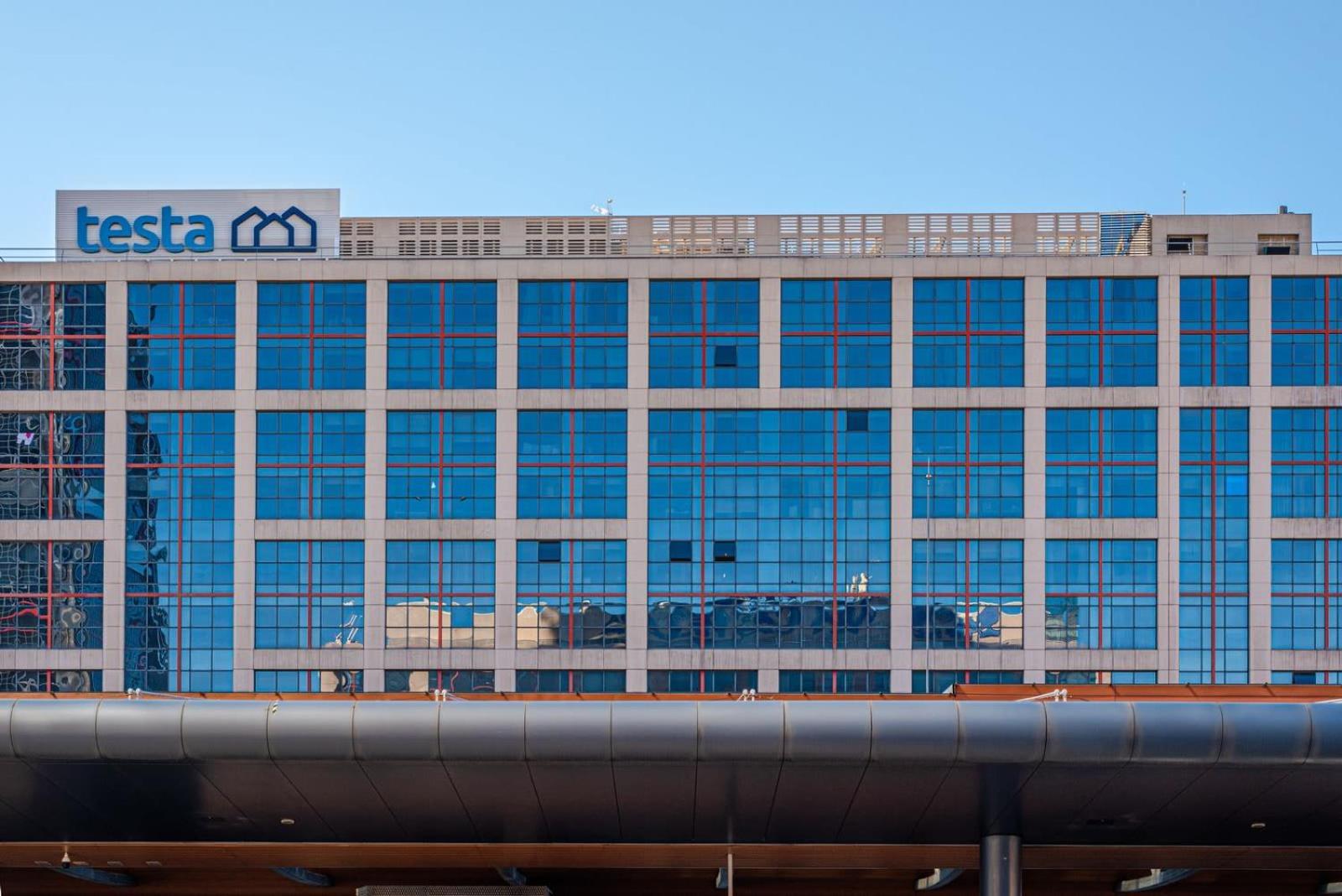 Unique And Sophisticated Design In Financial Centre * Madrid
