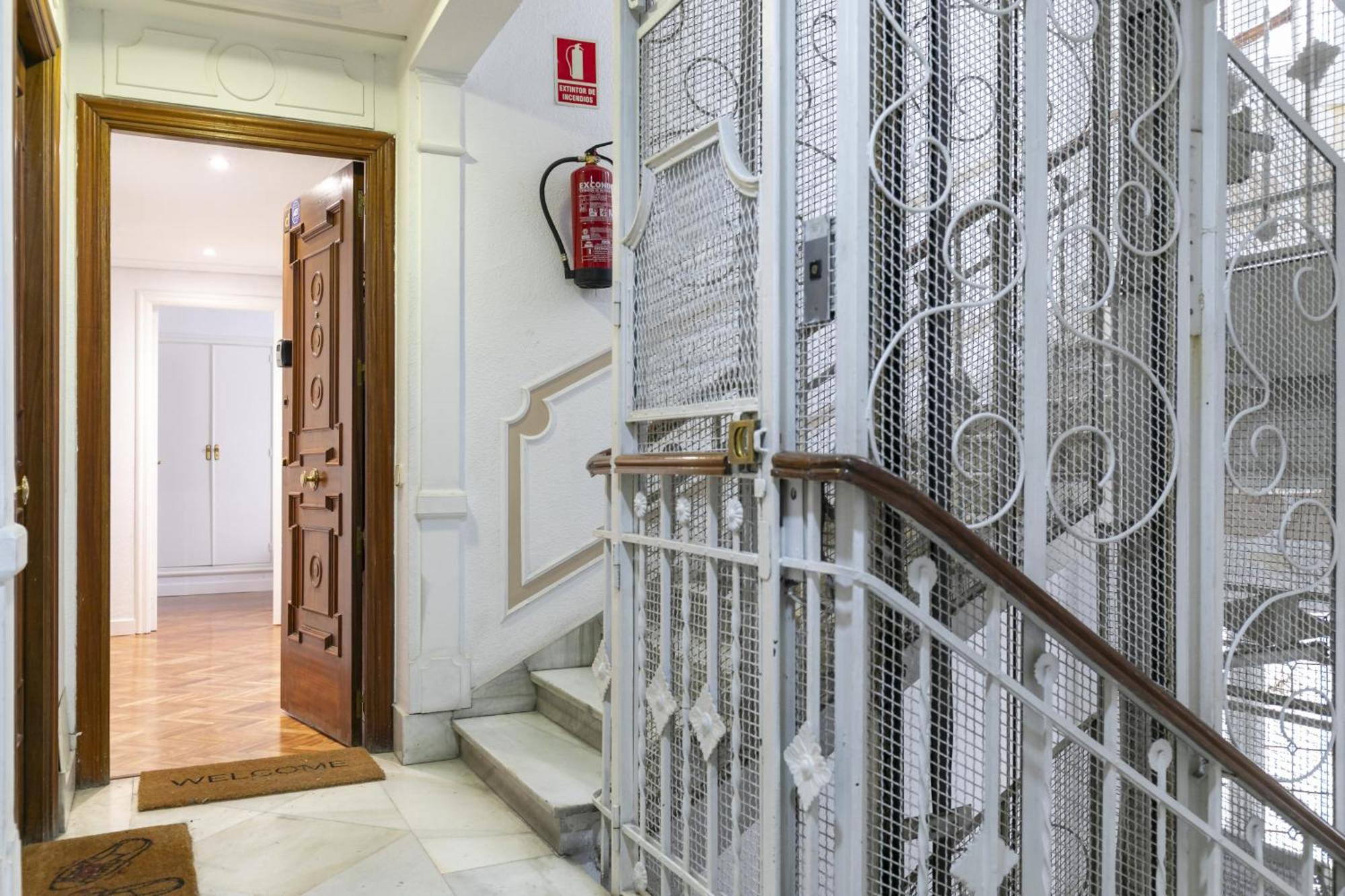 Apartamento Piso Luminoso Con Balcones Frente Parque Retiro Madrid