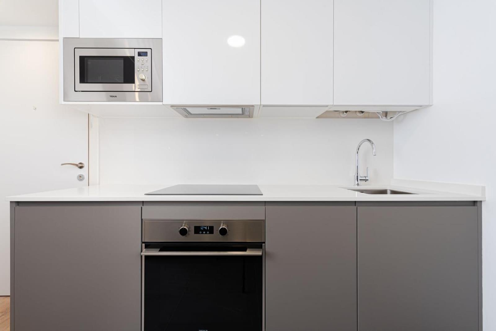 Apartment Unique And Sophisticated Design In Financial Centre