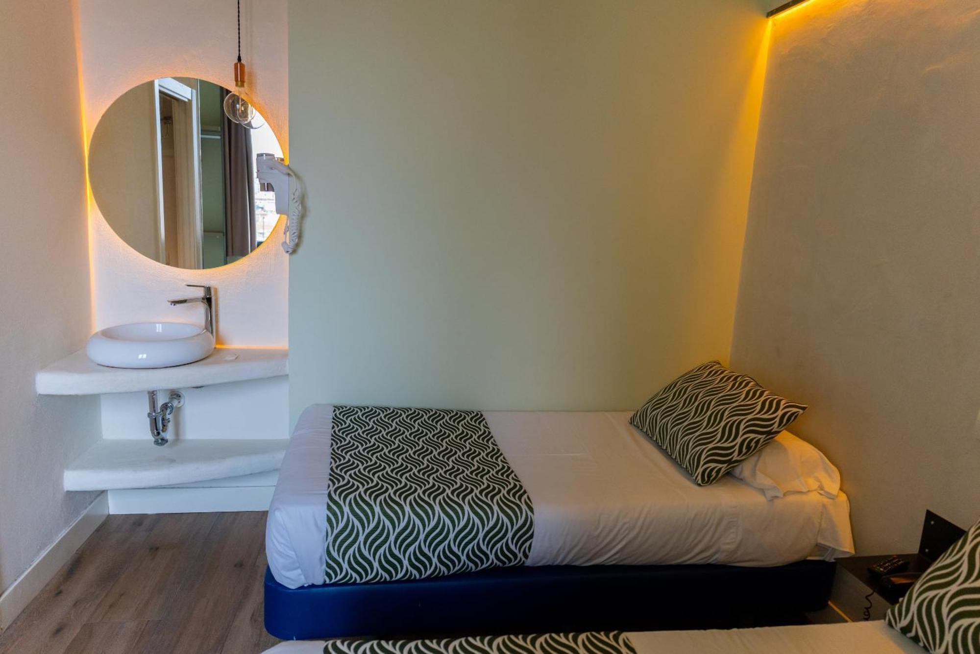 Charlotte-gran Via Albergue