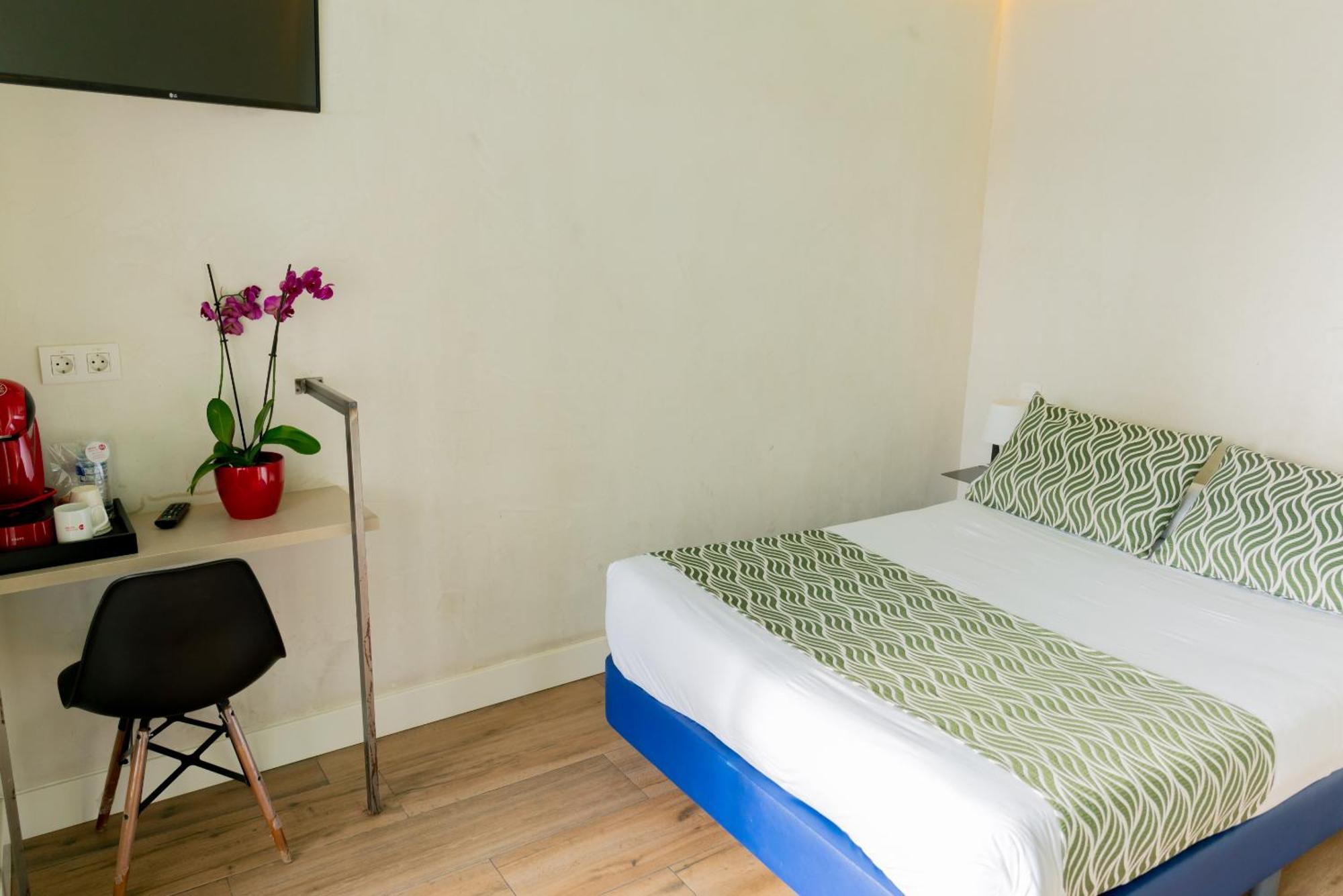 Charlotte-gran Via Albergue
