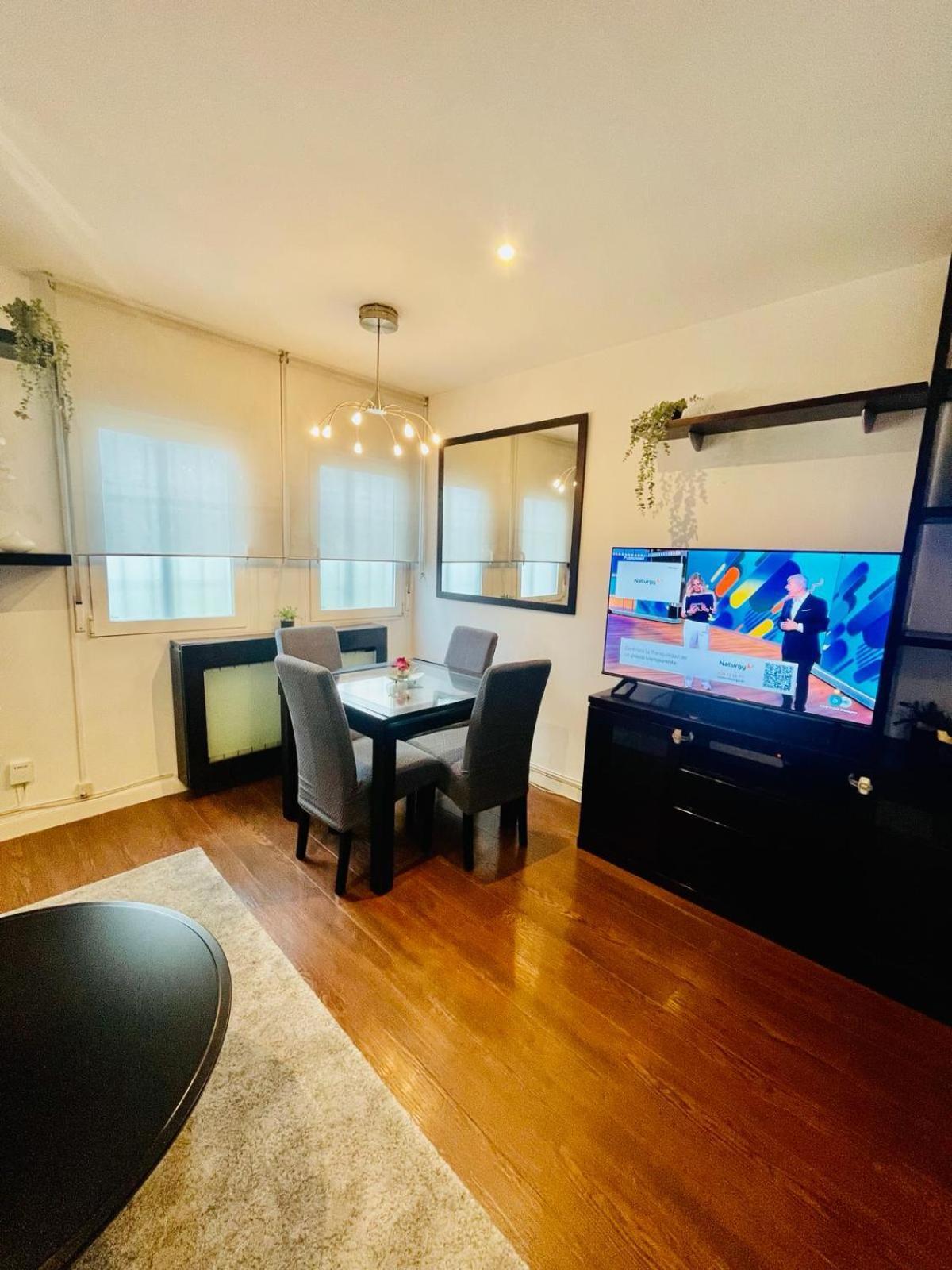 Cuatro Torres, Apto 2 Apartment