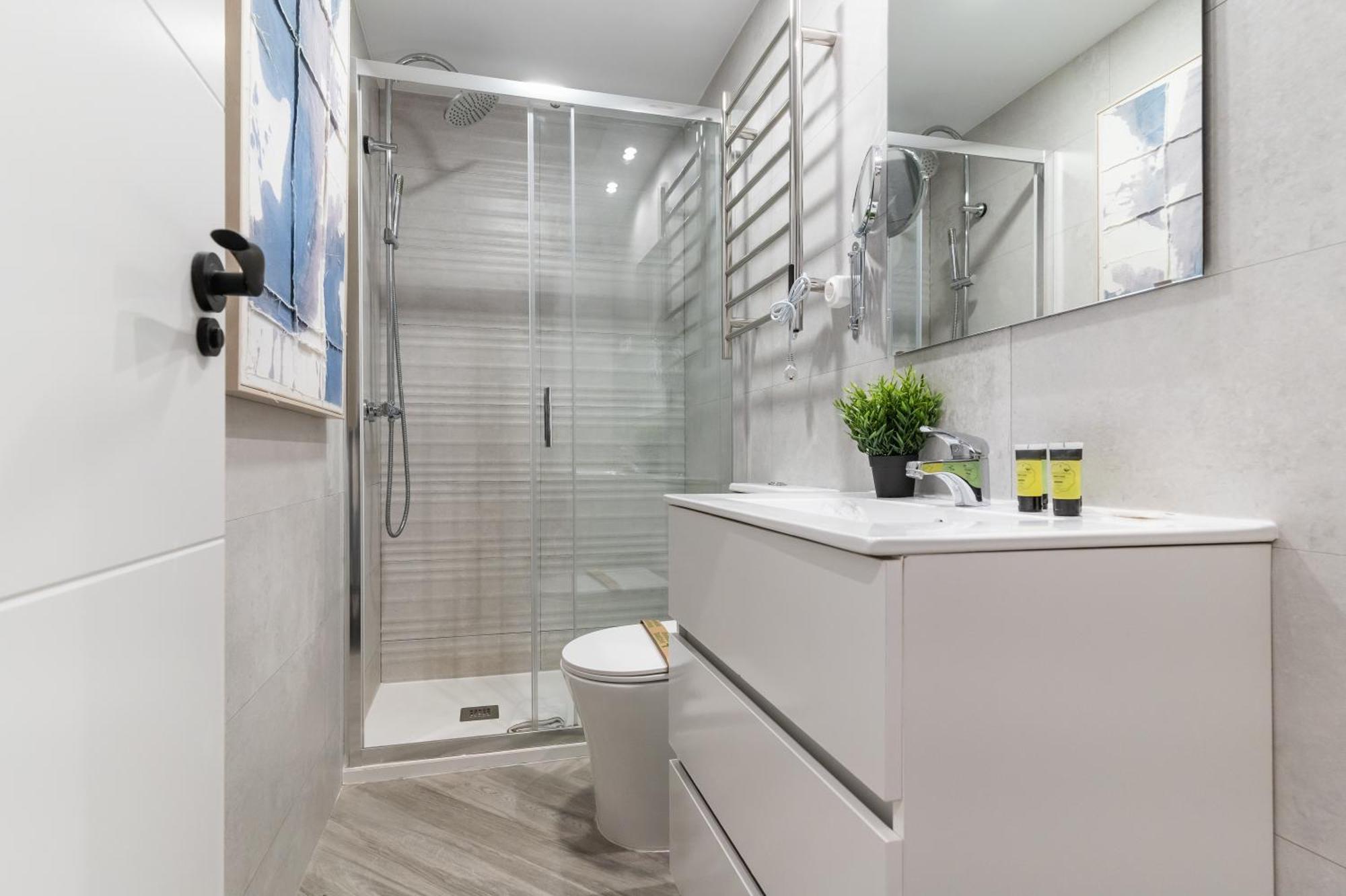 Apartamento Modern Apartment-2bedrooms 2baths-malasana *