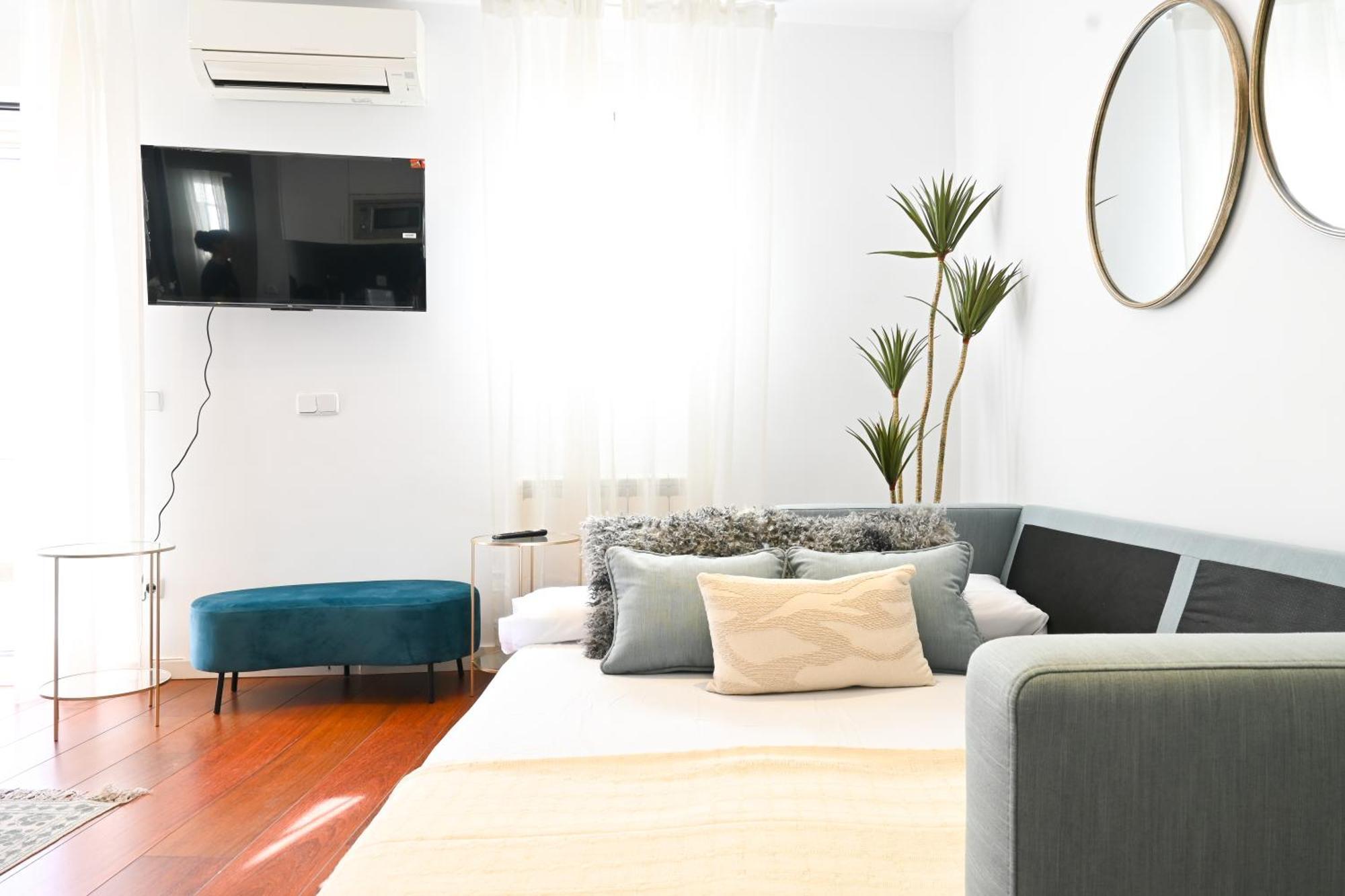 For You Apartamento De Dos Con Terraza En El Corazon De Malasana Ecl4ºa Madrid