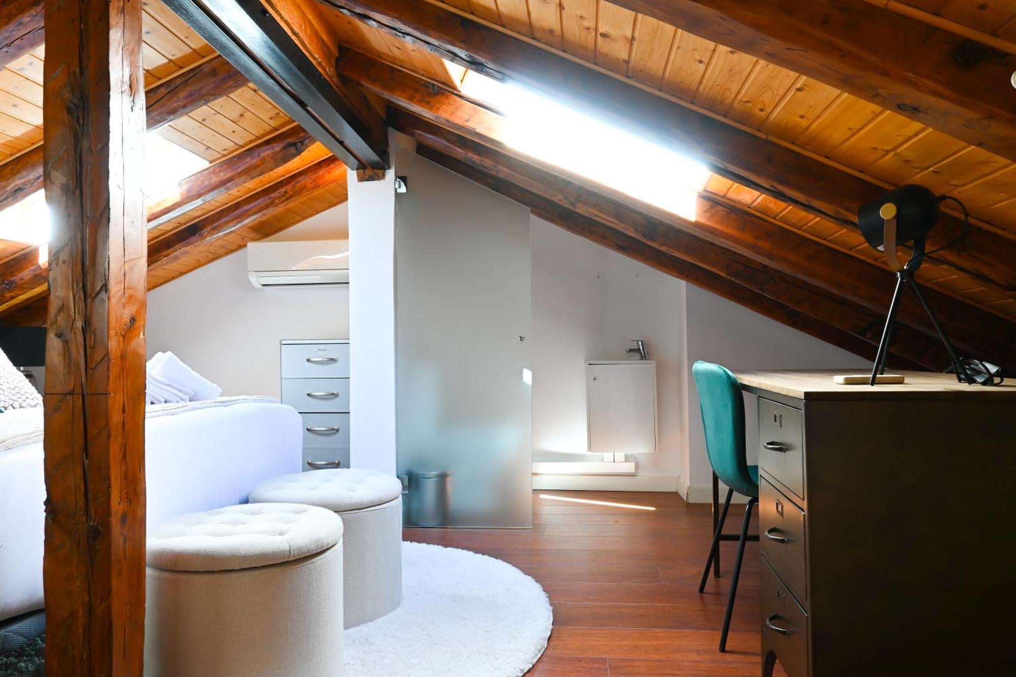 Apartment For You Apartamento De Dos Con Terraza En El Corazon De Malasana Ecl4ºa Madrid