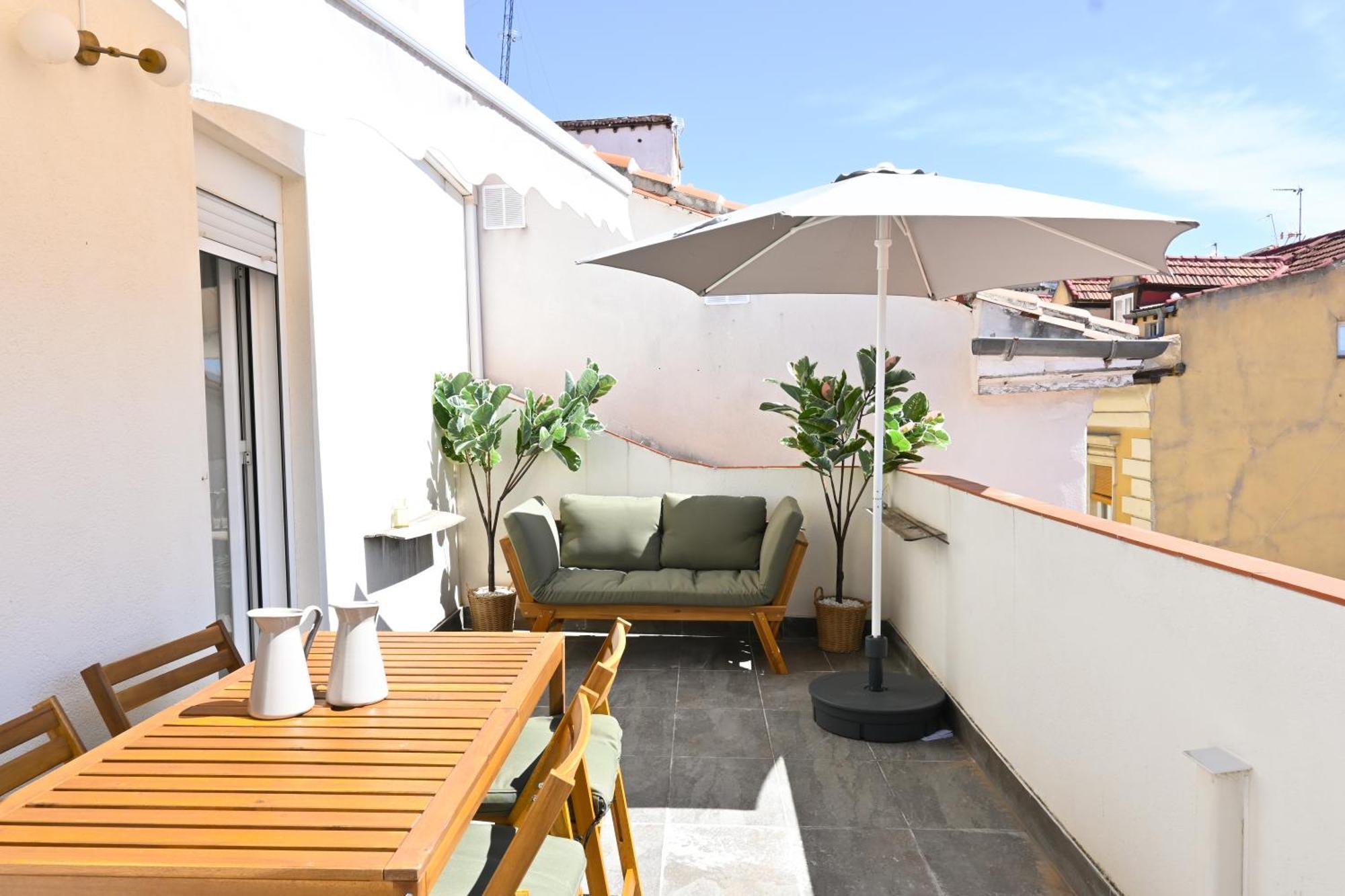 For You Apartamento De Dos Con Terraza En El Corazon De Malasana Ecl4ºa * Madrid