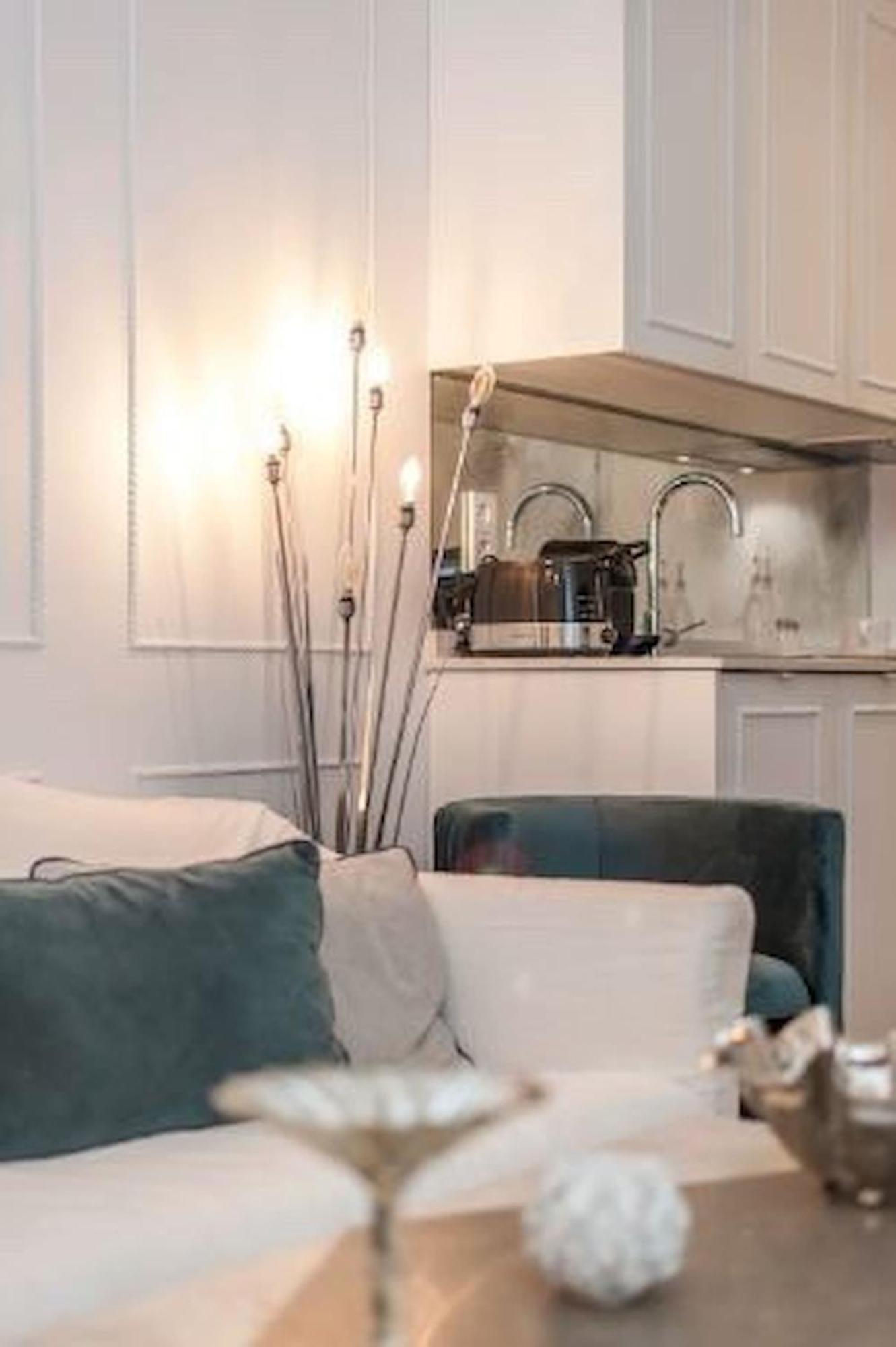 Luxury For Two In Neptuno Madrid