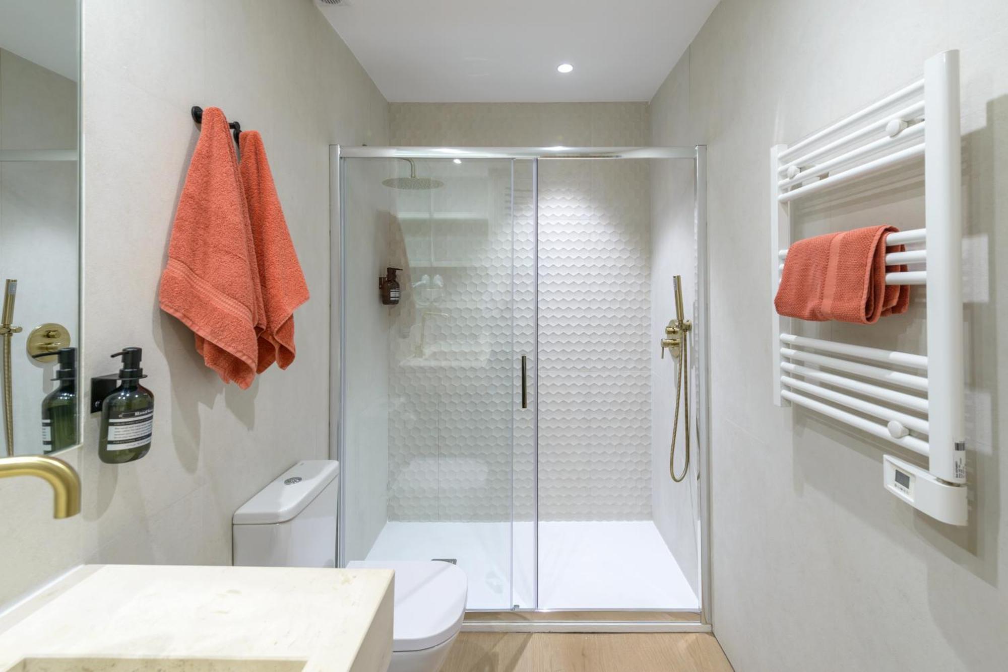 Apartment Gran Via New 2br 1bth Elevator Madrid