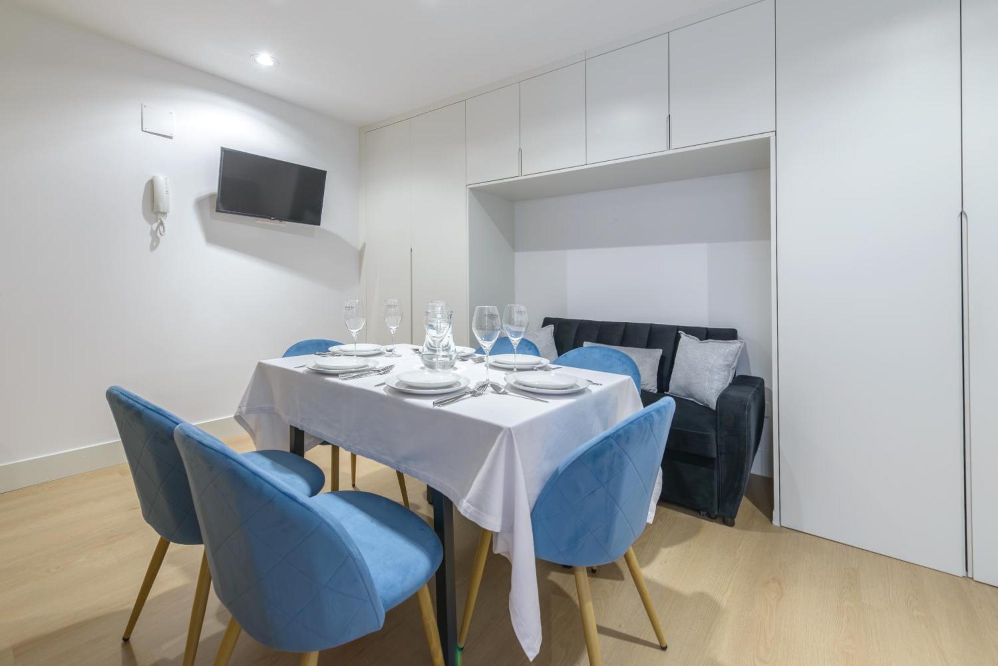 Gran Via New 2br 1bth Elevator Apartment Madrid
