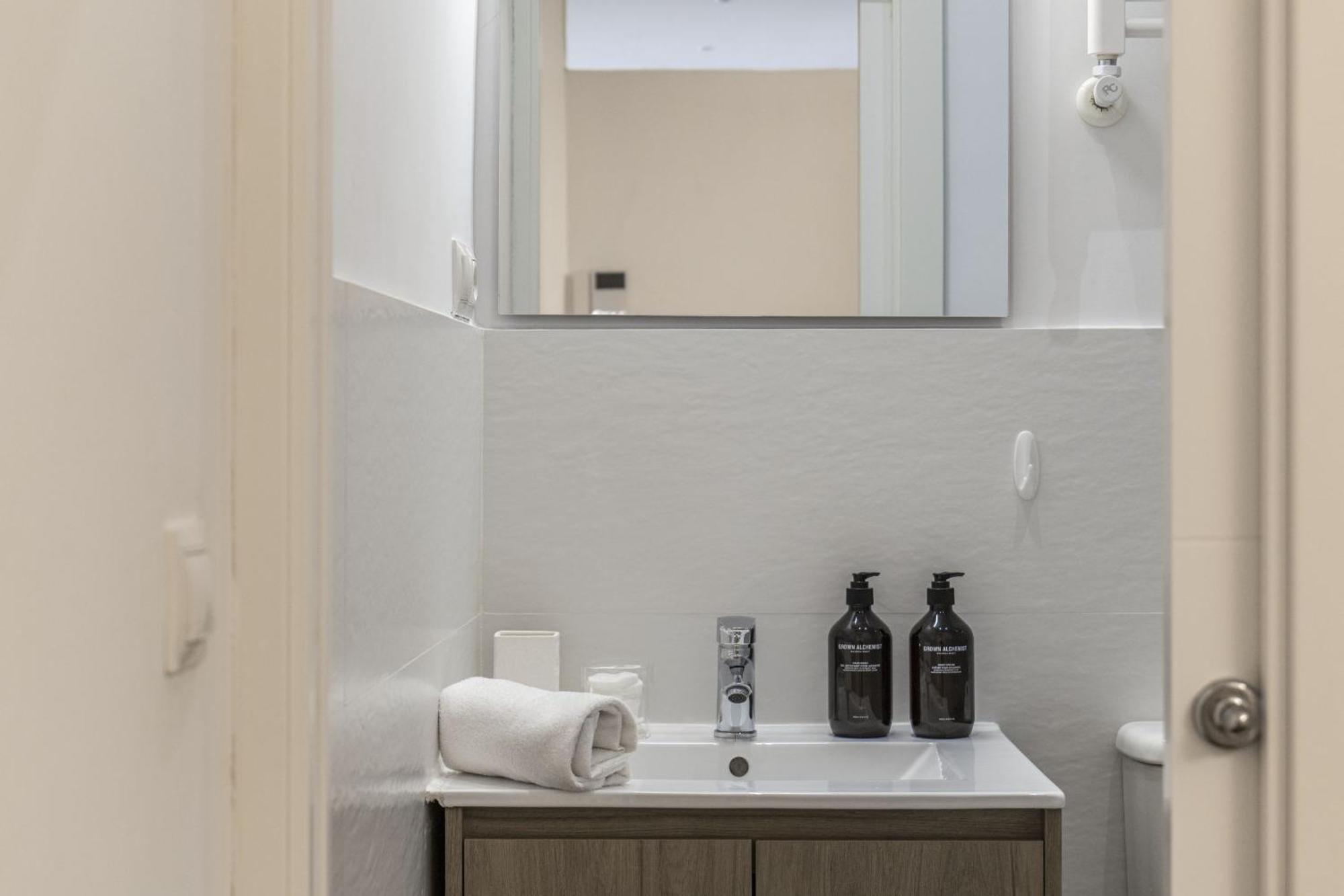 Apartamento Luxurious 2br/2ba In Chueca Madri