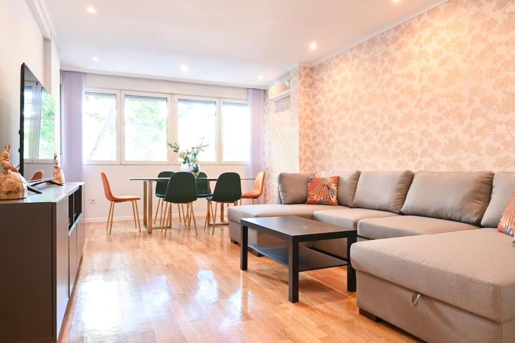 Apartamento For Temporal Espacioso De Tres En Ore51 *