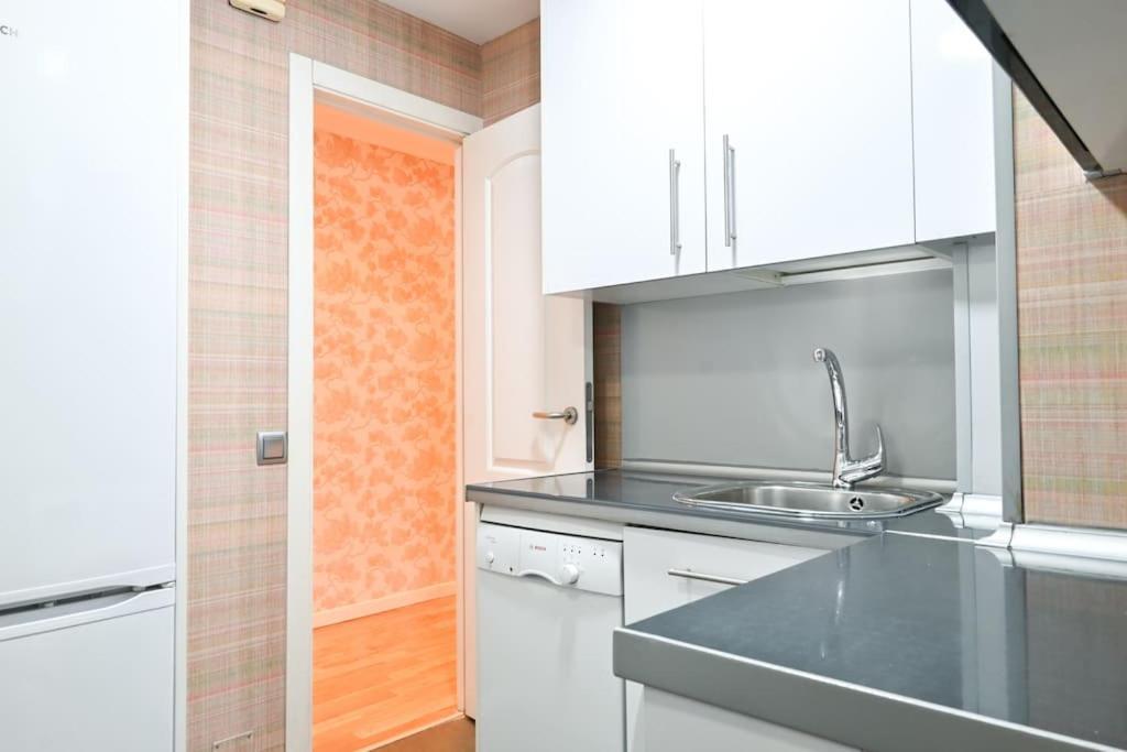 Apartamento For Temporal Espacioso De Tres En Ore51 Madrid