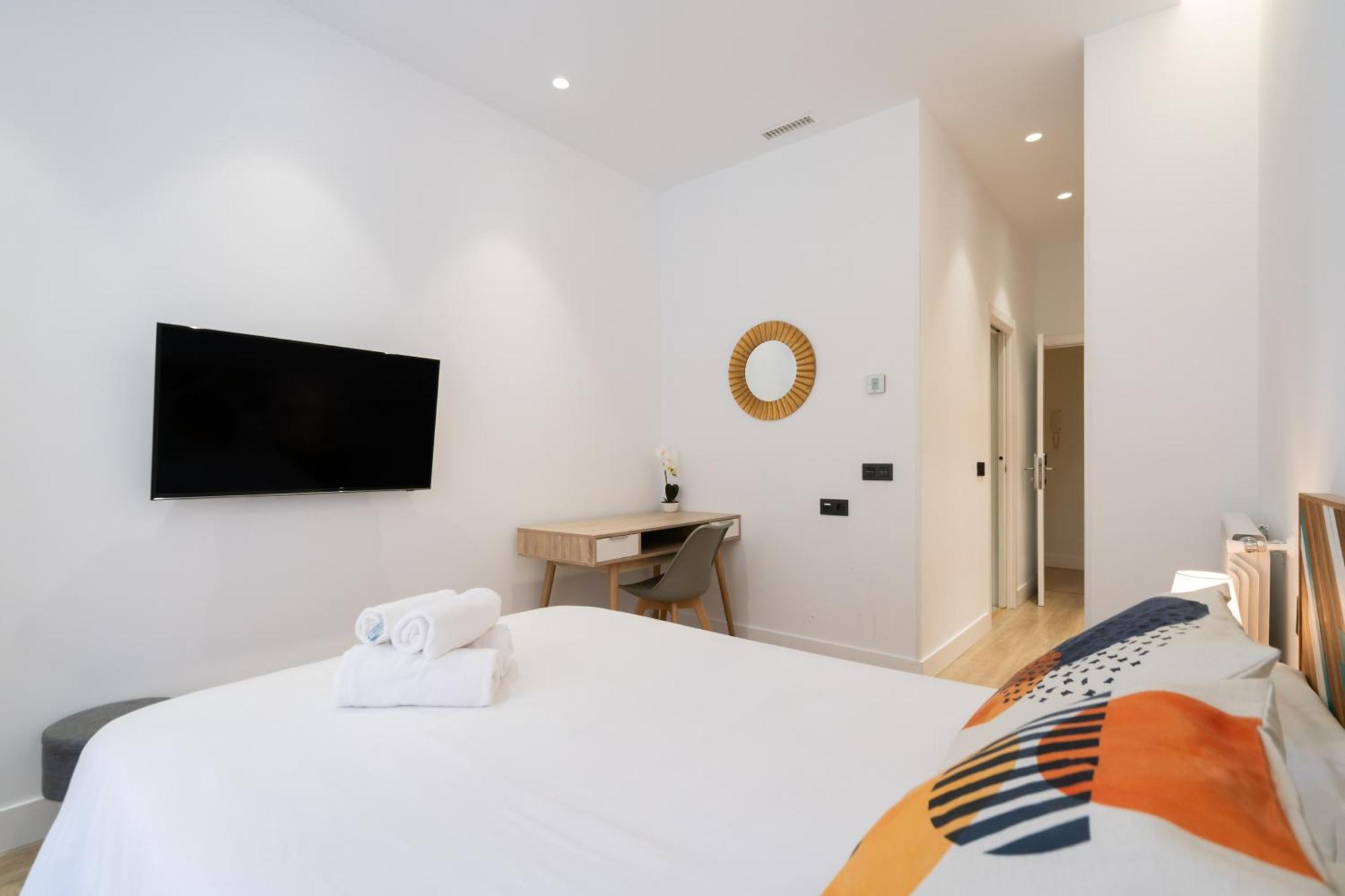 Chueca Hortaleza 12pax 5 Bedrooms 5 Baths Madrid