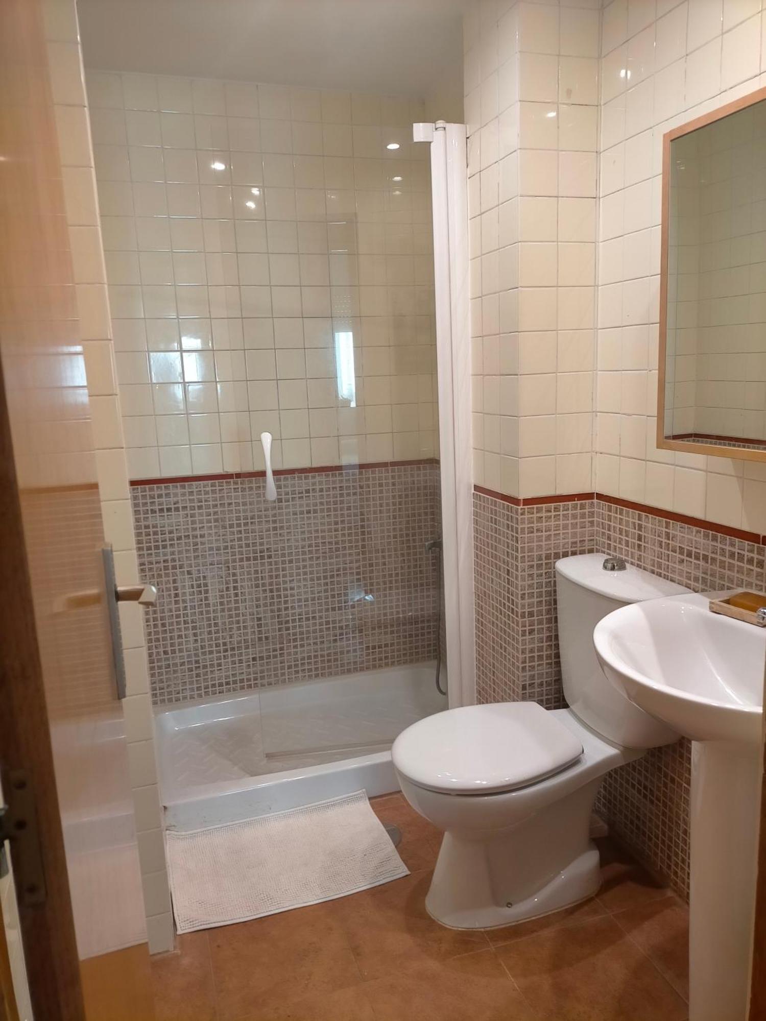 Affittacamere Female Only Pinar De Chamartin Madrid