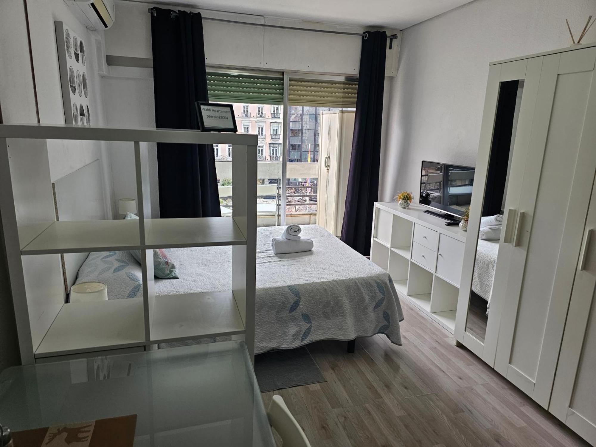 Estudio Doble Con Balcon En Centro * Madrid