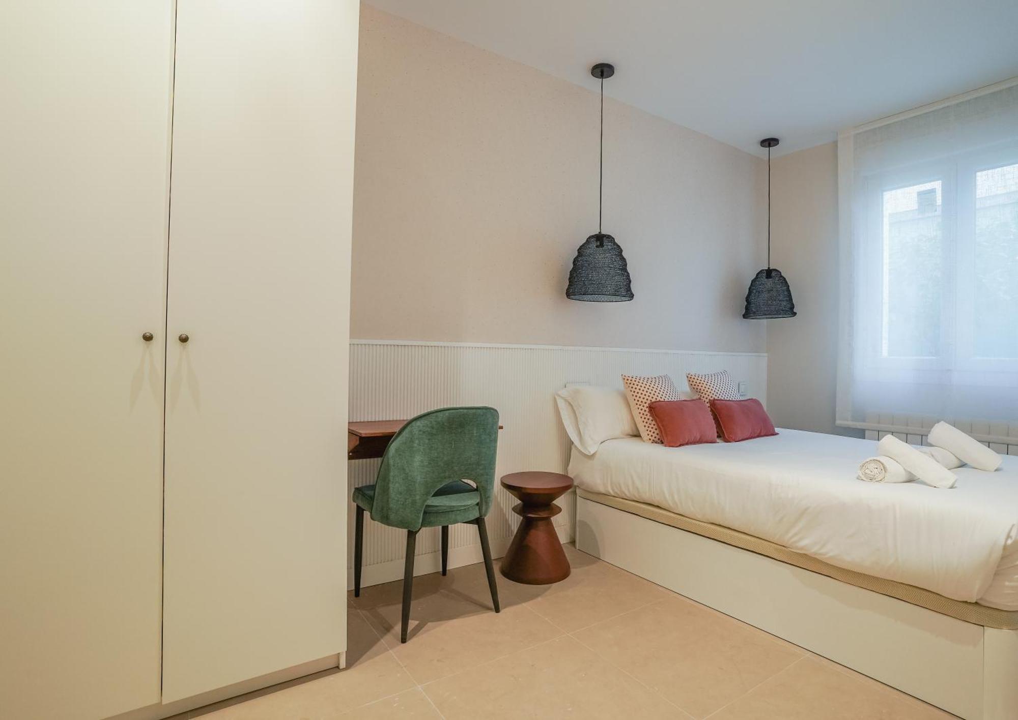 Appartamento Modern Apartment-2bedrooms 1bath-cuatro Caminos Madrid
