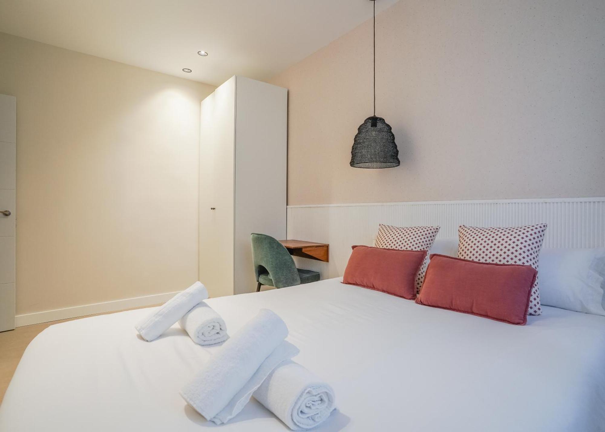 Modern Apartment-2bedrooms 1bath-cuatro Caminos Appartamento *