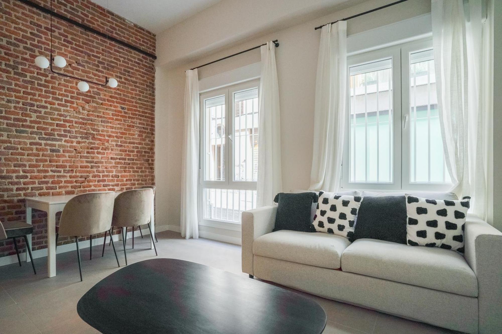 Appartamento Modern Apartment-2bedrooms 1bath-cuatro Caminos Madrid